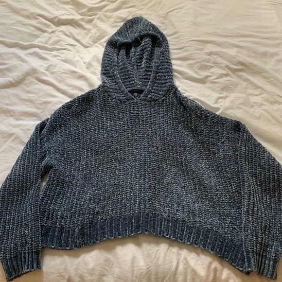 Forever 21 Knit Sweater/Hoodie - Picture 2 of 3